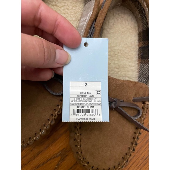 NWT Cat & Jack Boys Slippers Size 2 - Picture 3 of 13